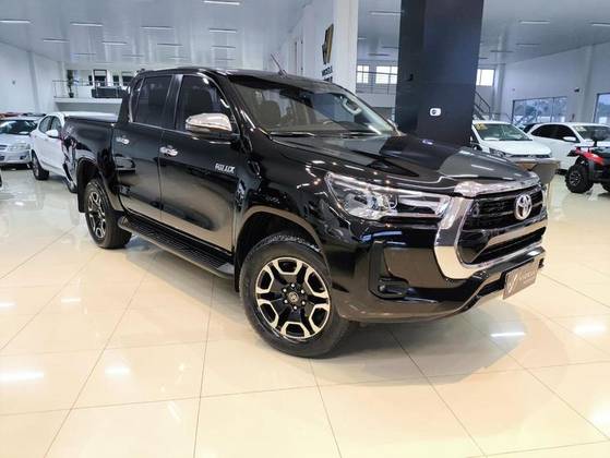 TOYOTA HILUX 2.8 D-4D TURBO DIESEL CD SRV 4X4 AUTOMÁTICO TOYOTA HILUX 2.8 D-4D TURBO DIESEL CD SRV 4X4 AUTOMÁTICO